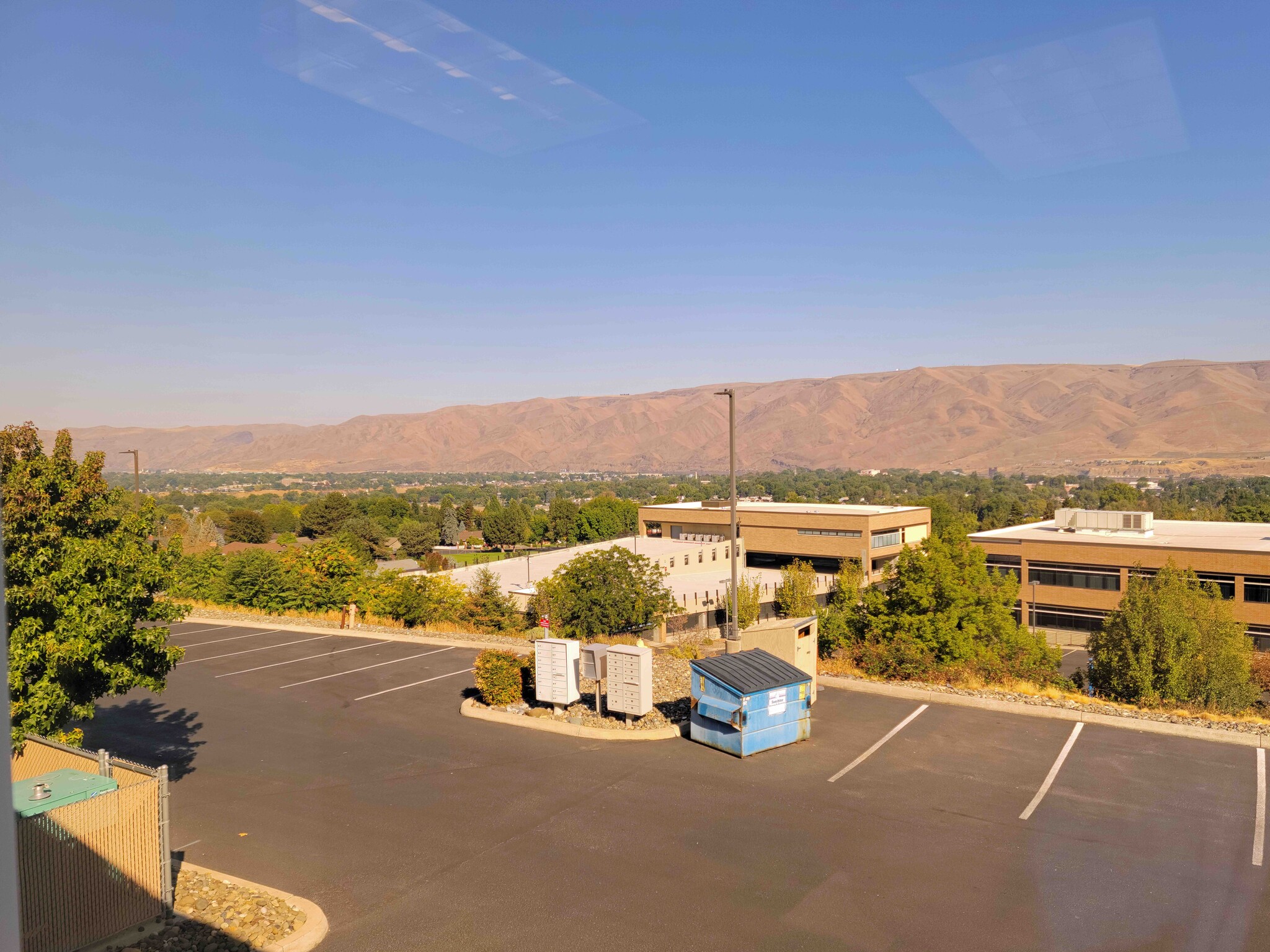 8 Cap Single Tenant Medical Office - 3.5% Annual Increases: Incredible views of valley