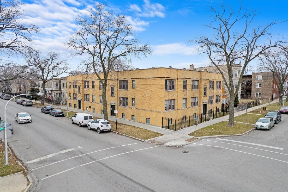 Turn key Multifamily 14 Units >8% cap Humboldt Park