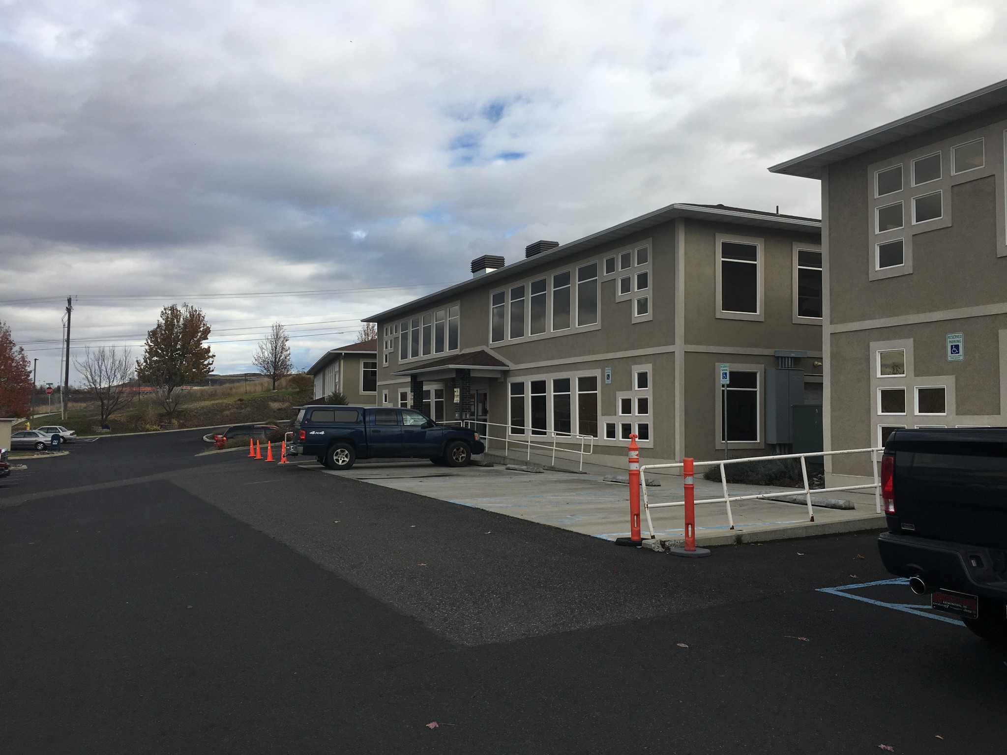 8 CAP MULTI TENANT MEDICAL OFFICE IN IDAHO: Quality build